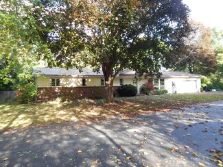 237 Clyde Rd, Bangor, ME 04401