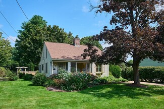 27 Mckinley Ave, Easthampton, MA 01027