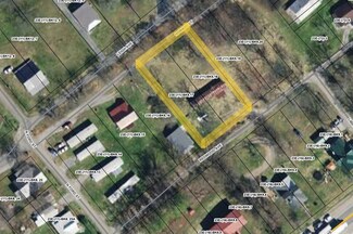 335 Redwood Ave, Pennington Gap, VA 24277