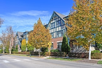 6901 Murray Ave, Cincinnati, OH 45227