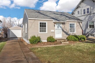 316 35th St NE, Cedar Rapids, IA 52402