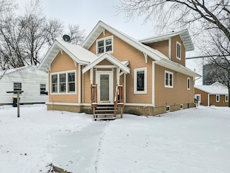 1249 Oak St, Wabasso, MN 56293