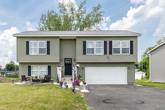 7879 Marina Dr, Bridgeport, NY 13030