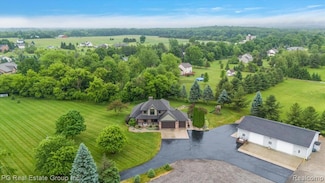 4888 Oakwood Rd, Ortonville, MI 48462