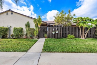 2503 Waterview Cir Unit 25C, Palm Springs, FL 33461
