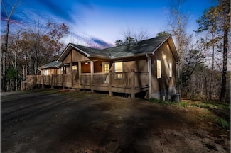 24 Virginia Dr, Blue Ridge, GA 30513