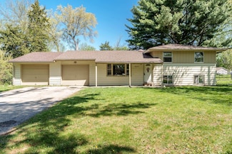 1820 Juniper Ln, Loves Park, IL 61111