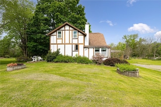 6695 Fisher Rd, Williamson, NY 14589