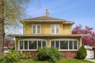 314 2nd St SW, Independence, IA 50644