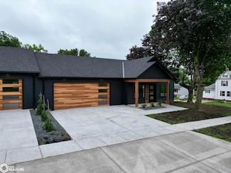 1102 N Main St, Carroll, IA 51401
