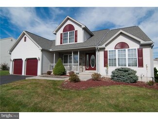 405 Roxberry Dr, Reading, PA 19608