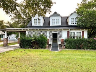 23 S Church St, Summerton, SC 29148