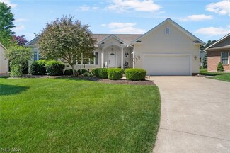 2031 Penhurst Cir NE, North Canton, OH 44720