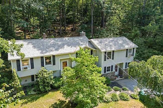 1097 River Rd, Weare, NH 03281