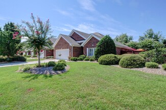 729 Aquarius Dr, Wilmington, NC 28411