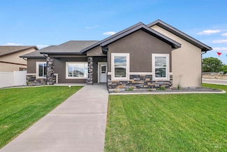 1487 Zephlyn St, Hollister, ID 83301