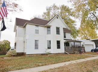 407 Kinzie Ave, Lost Nation, IA 52254