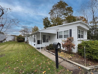 1964 River Rd Unit 55, Calverton, NY 11933