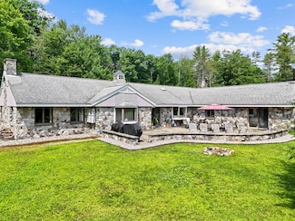 16 Davis Point Rd, Wayne, ME 04284