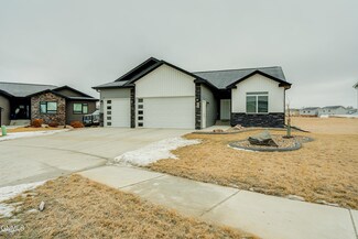 1300 Plains Bend SE, Mandan, ND 58554