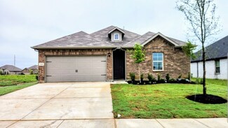 140 Trinity St, Grandview, TX 76050