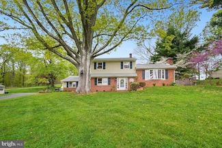7516 Oakmont Dr, Frederick, MD 21702