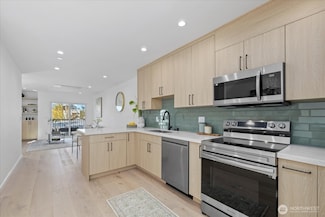 6032 42nd Ave SW Unit B, Seattle, WA 98136