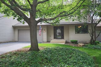1536 Kirkwood Dr, Geneva, IL 60134