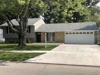 202 Redwood Dr, Kokomo, IN 46902