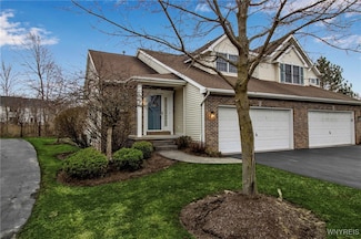 119 Berwick Ln, East Amherst, NY 14051