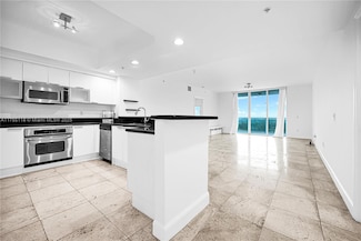15051 Royal Oaks Ln Unit 1605, North Miami, FL 33181