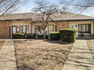 1702 Rockingham Dr Unit 5, Normal, IL 61761