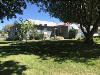 1809 Raymond Ave, Bridgeport, WA 98813