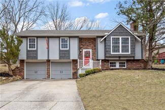 409 NE Colonial Ct, Lees Summit, MO 64064