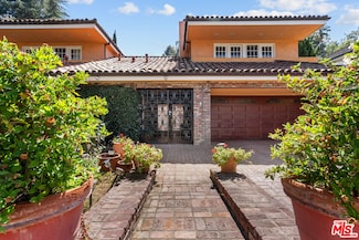 2103 N Hobart Blvd, Los Angeles, CA 90027