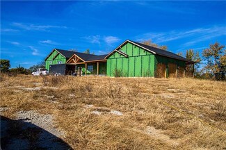 24218 NE 136th St, Excelsior Springs, MO 64024