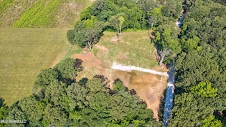 2069 Hogan Rd, Holly Springs, MS 38635