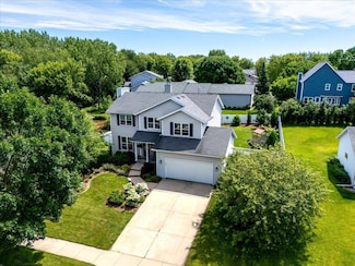 1221 Broadway Dr, Sun Prairie, WI 53590
