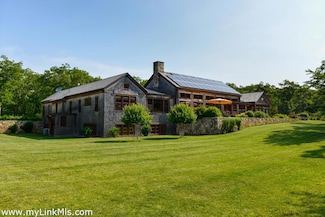 71 Stoney Hill Rd, Vineyard Haven, MA 02568