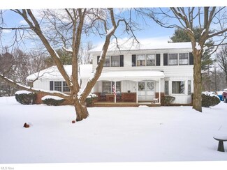 89 S Hametown Rd, Copley, OH 44321