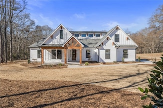 327 Thompson Rd, Taylors, SC 29687
