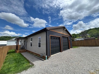 8356 Third St, Stonewood, WV 26301
