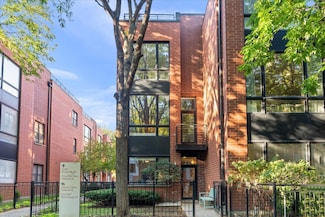 2312 W Wolfram St, Chicago, IL 60618