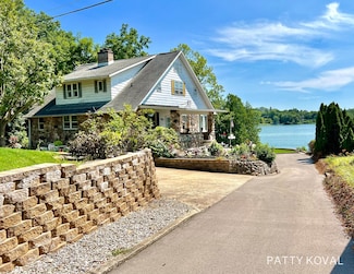 446 Bayview Ct, Caledonia, MI 49316