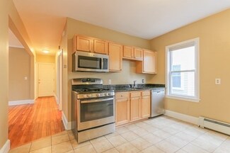 28 Melbourne St, Dorchester Center, MA 02124