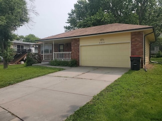 5901 Briar Rosa Dr, Lincoln, NE 68516
