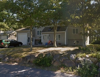 10 Laura Ln, Buzzards Bay, MA 02532