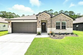 621 Little Spring Ct, Anahuac, TX 77514