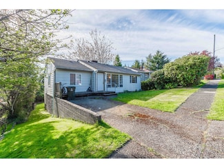 1625 N 16th St, Coos Bay, OR 97420