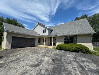 7 Ivy Ln, Dyer, IN 46311